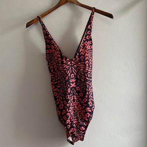One piece swimsuit sz M